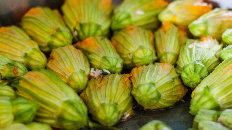 Γεμιστοί κολοκυθοανθοί με ρύζι