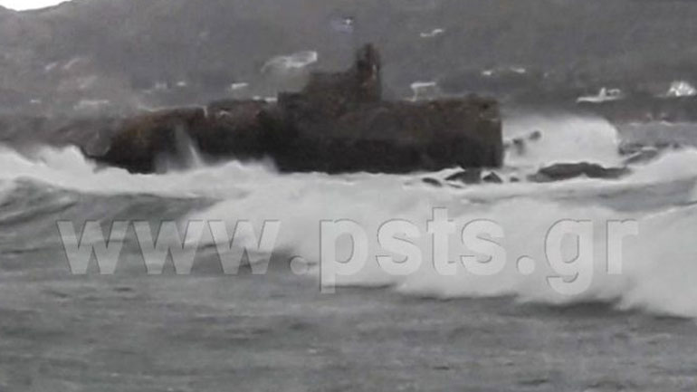 Σε κλοιό κακοκαιρίας η Πάρος