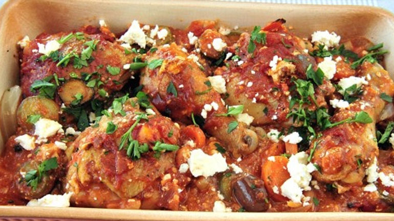 Στήθος κοτόπουλο στο φούρνο με πιπεριές και πατάτες Στήθος κοτόπουλο στο φούρνο με πιπεριές και πατάτες