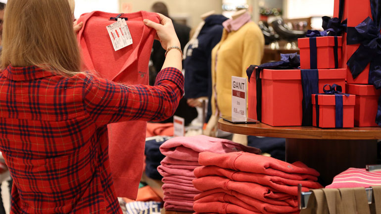 Ανοιχτά αύριο τα καταστήματα