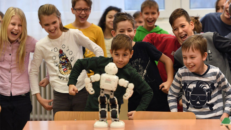 Ουγγαρία: Ένας «Ρόμποκοπ» στην υπηρεσία της ουγγρικής αστυνομίας