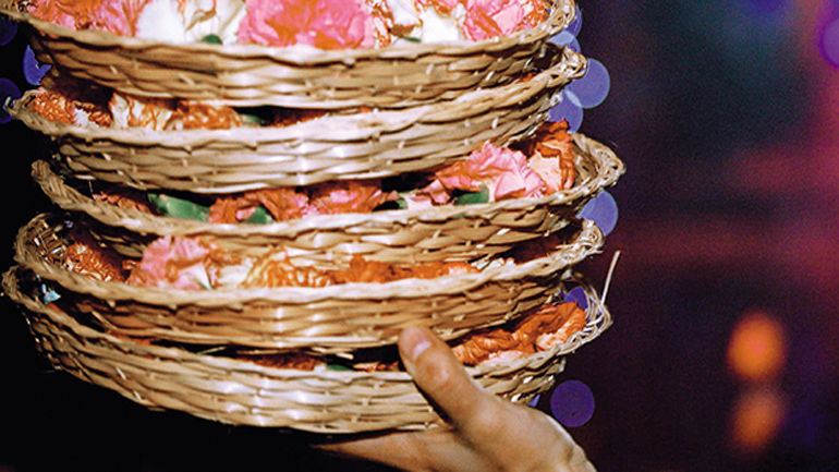 Παρίστανε τη λουλουδού και έκλεψε 1.100 ευρώ