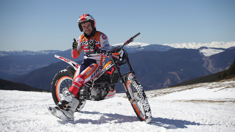 Ο Toni Bou ξέρει (και) από χιονισμένα βουνά