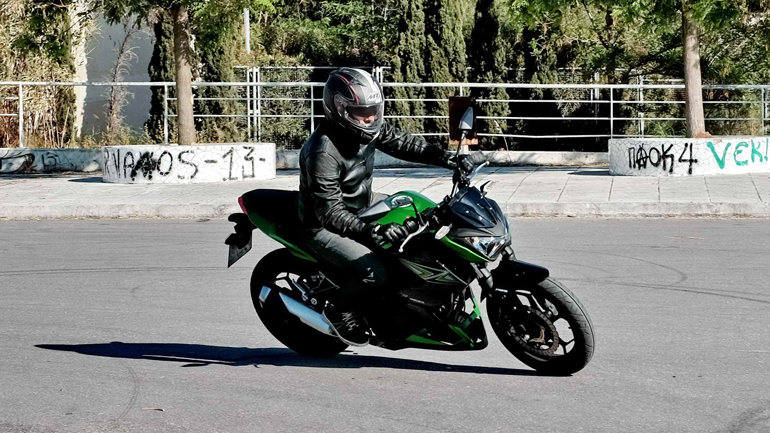 Kawasaki Z300: Απογυμνώνοντας το Ninja