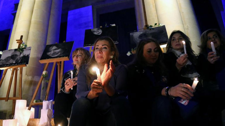 Λίβανος: Διαμαρτυρία με αναμμένα κεριά στη Βηρυτό μετά τις δολοφονίες γυναικών