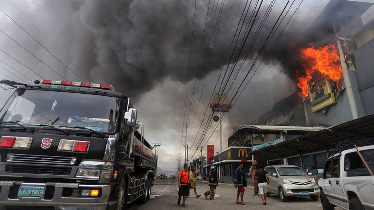 Φιλιππίνες: Φόβοι για τουλάχιστον 37 νεκρούς από πυρκαγιά σε εμπορικό κέντρο