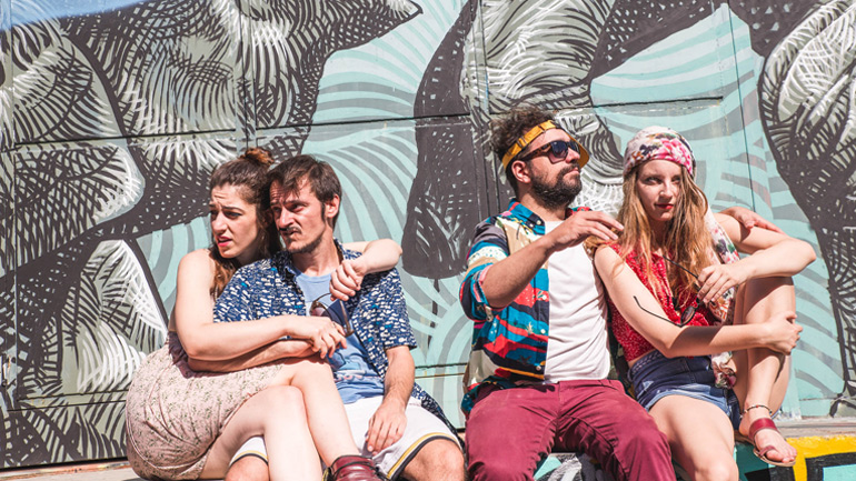 Τελευταίες παραστάσεις για το έργο «Καλιφόρνια Ντρίμιν»  στο θέατρο Επί Κολωνώ