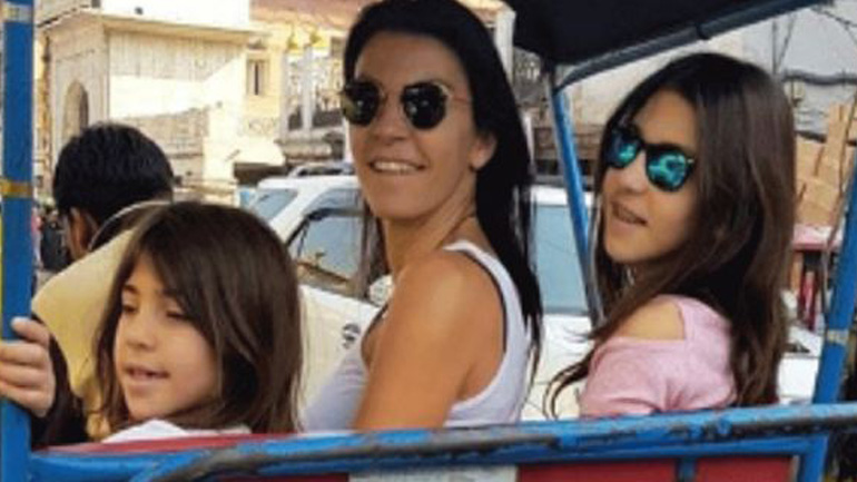 Μαρίνα Βερνίκου – Μίλτος Καμπουρίδης: Χριστούγεννα στην Ινδία με τα παιδιά τους!