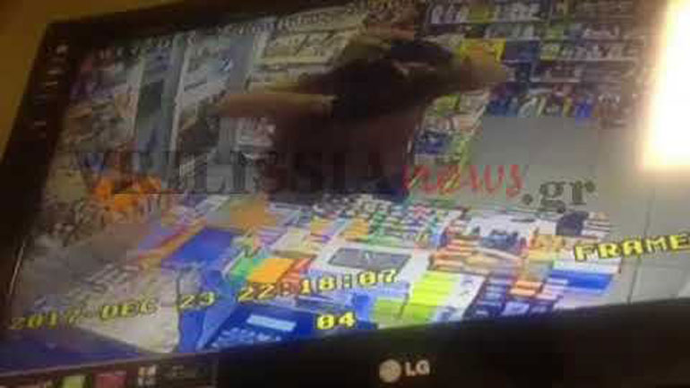 Βίντεο-ντοκουμέντο: Ψιλικατζής απωθεί ένοπλο ληστή στα Βριλήσσια!