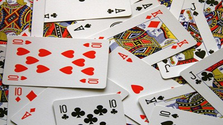 Η «Ένωση Φίλων Πόκερ» έκρυβε λέσχη «σεμέν ντε φερ»