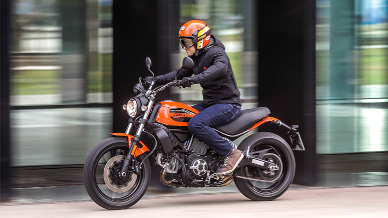 Ducati Scrambler Sixty2: Στα μικρομεσαία κυβικά παίζει μπάλα μόνο του