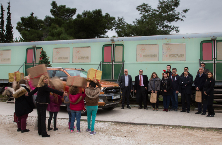 Γέμισαν χαρά τα παιδιά στο Χατζηκυριάκειο ίδρυμα τα στελέχη της Ford Motor Hellas 