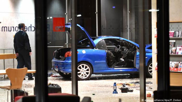 Γερμανία: Εκτός από τους Σοσιαλδημοκράτες, ο οδηγός ήθελε να χτυπήσει και τους Χριστιανοδημοκράτες