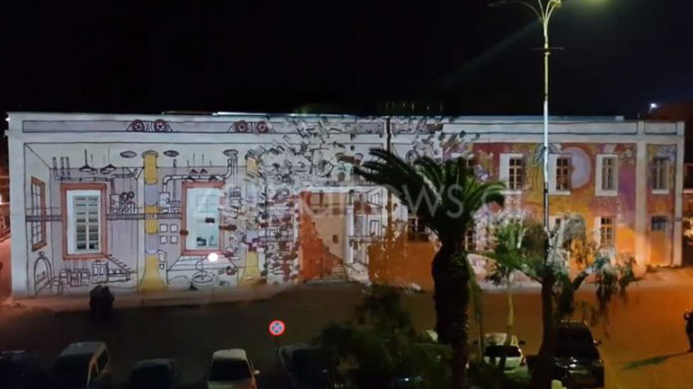 Χανιά: Φως και χρώμα σε κτήρια της πόλης