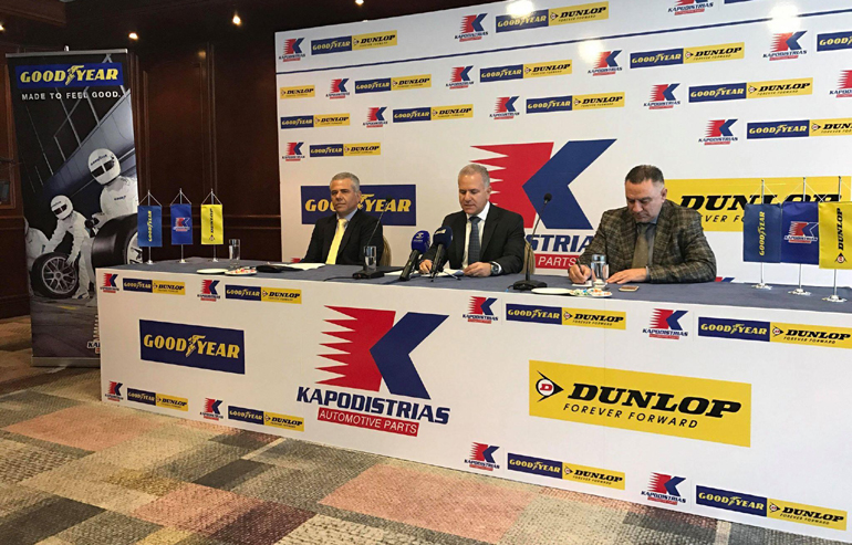 Απο δεξιά: Γιώργος Μεϊδάνης της Dunlop Hellas (δεξιά), Κωνσταντίνος Καποδίστριας και Μάριος Καποδίστριας