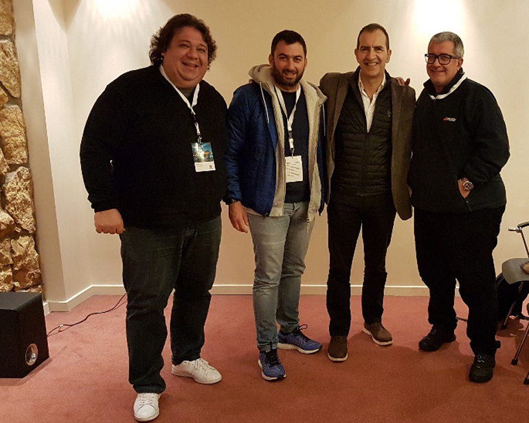 Από δεξιά, Στράτης Χατζηπαναγιώτου, Στήβεν Σίρτης, Βασίλης Σαρημπαλίδης και Πάρις Ποντίκας