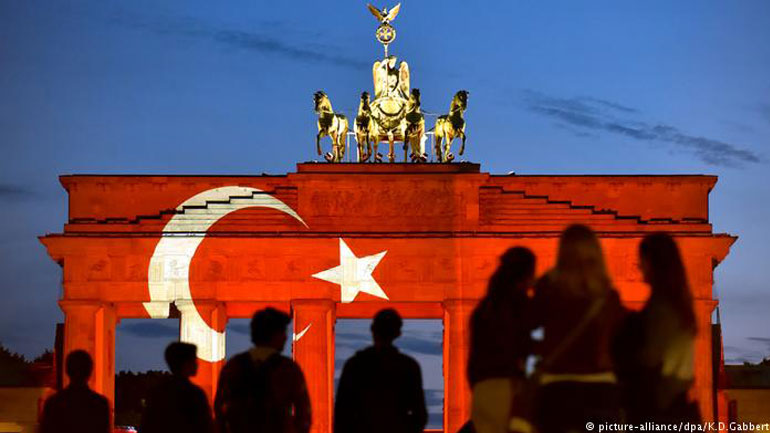 Deutsche Welle: Πληρωμένοι δολοφόνοι εναντίον Τούρκων στη Γερμανία;