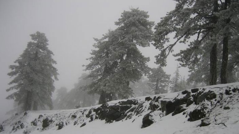 Το χιονισμένο Τρόοδος από ψηλά