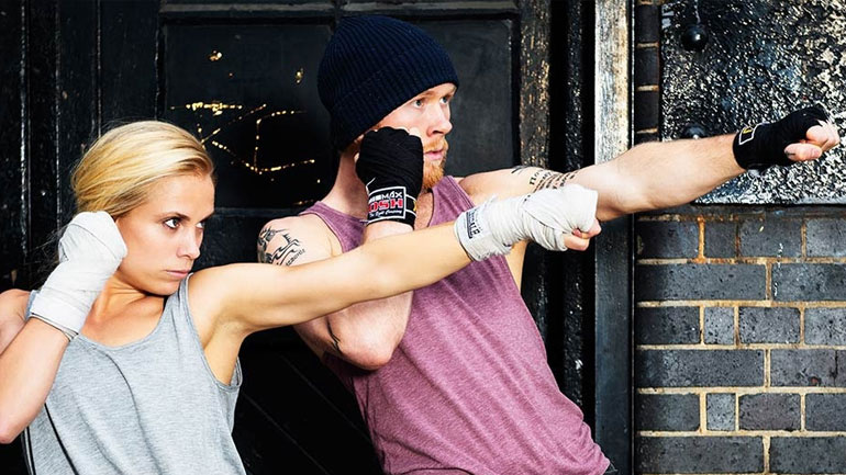 Boxing Yoga: Το νέο fitness trend που τα συνδυάζει όλα!