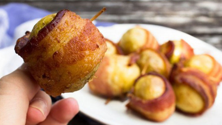 Πατατούλες τυλιγμένες σε μπέικον Πατατούλες τυλιγμένες σε μπέικον