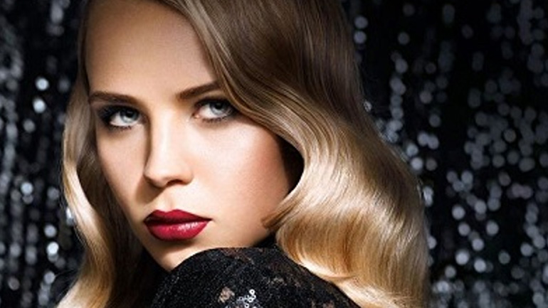 Βραδινά μακιγιάζ για τις γιορτές