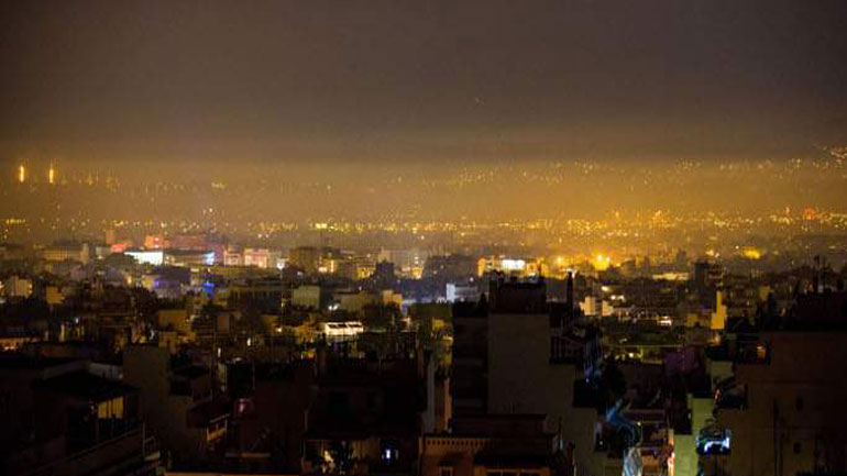 Αττική: Υψηλές συγκεντρώσεις αιωρούμενων μικροσωματιδίων λόγω αιθαλομίχλης