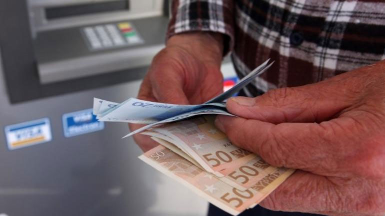 Στην πληρωμή νέων συντάξεων προχωρά αύριο το υπουργείο Εργασίας