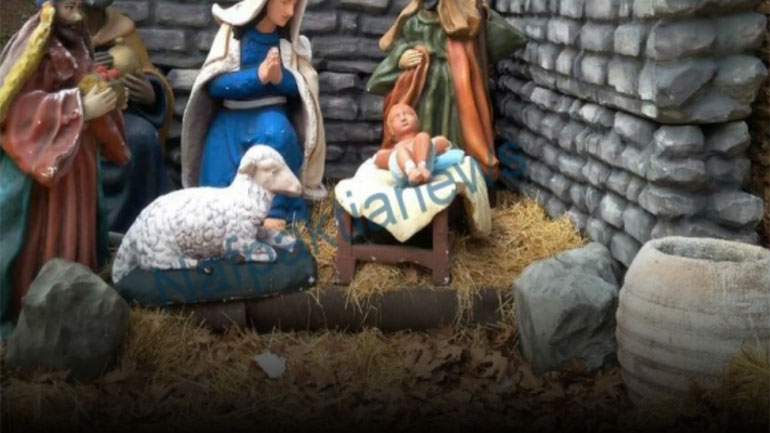 Έσπασαν τα χέρια του Θείου Βρέφους στη φάτνη της Ναυπάκτου