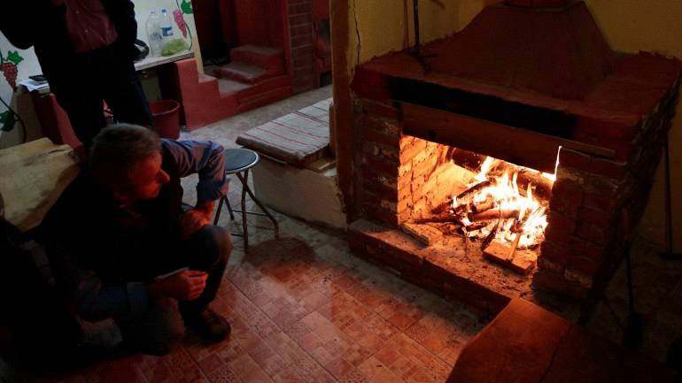 Περιφέρεια Θεσσαλίας: Περιορίστε τη χρήση τζακιών και σομπών