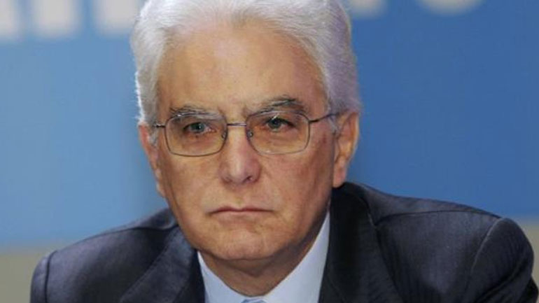 Ιταλία: Ο Σ. Ματταρέλλα υπέγραψε το διάταγμα για τη διάλυση της βουλής και της γερουσίας