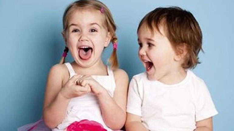 Γιατί το χιούμορ κάνει καλό στα παιδιά