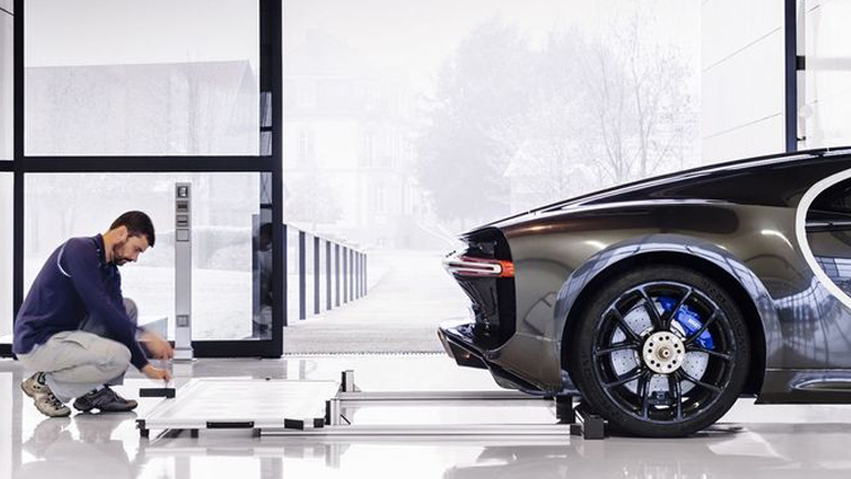 Ποιο αυτοκίνητο δίνει ρεύμα στην πόλη όπου κατασκευάζεται;