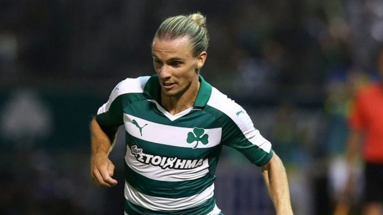 «Ενδιαφέρονται για Χουλτ ΠΑΟΚ και Ολυμπιακός»