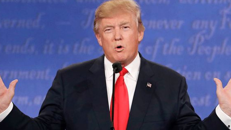 Στην Κίνα γιορτάζουν με άγαλμα μπουλντόγκ με τη μορφή του Donald Trump