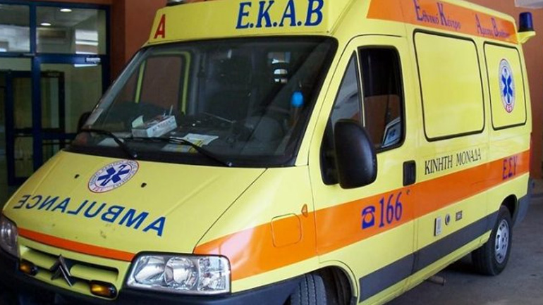 Κρήτη: Νεαρός βρέθηκε σε ημιλιπόθυμη κατάσταση στην άκρη του δρόμου