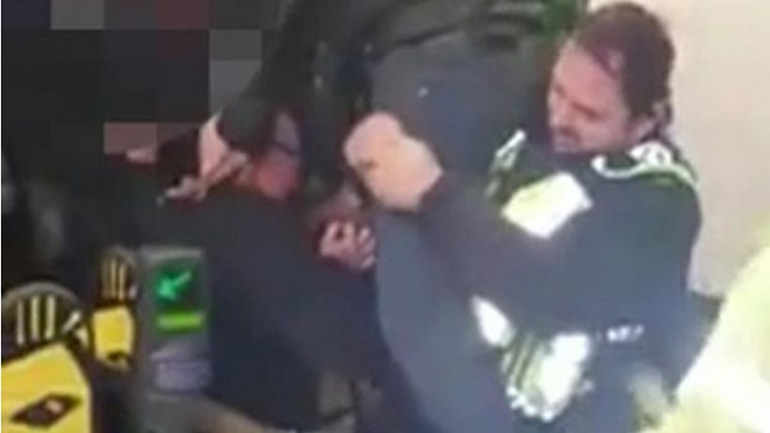 Δείτε τι έπαθε τζαμπατζής Βρετανός που δεν ήθελε να πληρώσει εισιτήριο στο μετρό του Λονδίνου