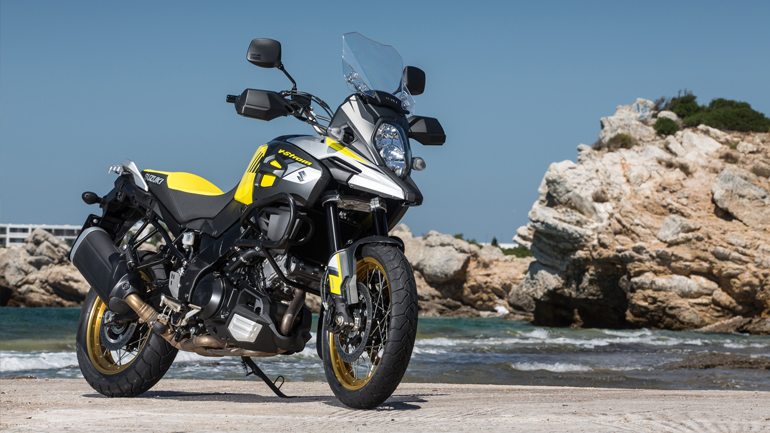 Επανασχεδιασμένο μπροστινό μέρος, με το ρύγχος να μας θυμίζει τις DR 800 Big της δεκαετίας '90