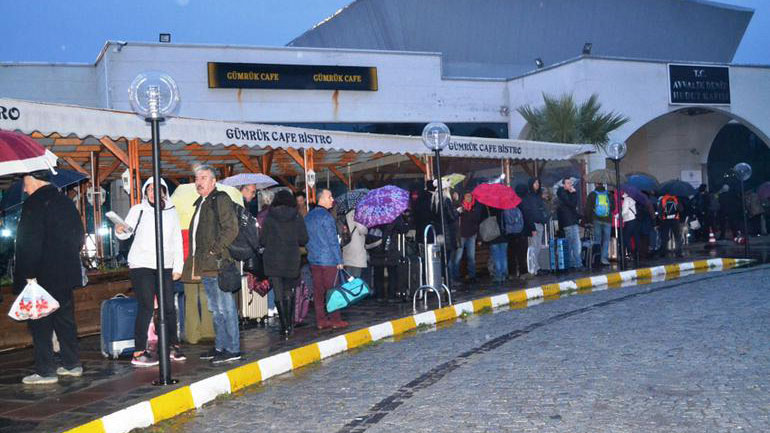 Χιλιάδες Τούρκοι έρχονται να κάνουν Πρωτοχρονιά στη Μυτιλήνη Χιλιάδες Τούρκοι έρχονται να κάνουν Πρωτοχρονιά στη Μυτιλήνη