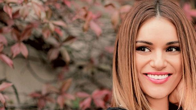 Έγκυος η Ελένη Τσολάκη; Δείτε τη φωτογραφία με φουσκωμένη κοιλίτσα!