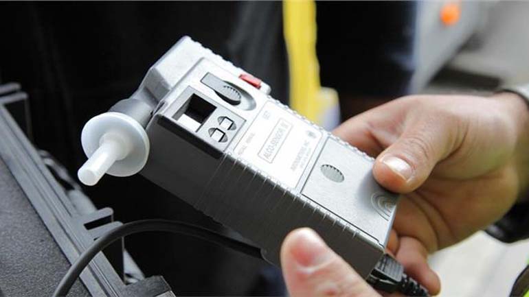 Τροχαία: 4 στους 10 οδηγούσαν μεθυσμένοι