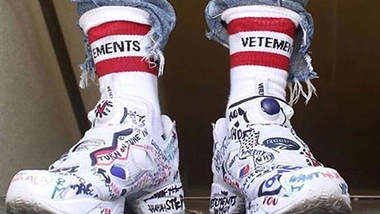 Αυτές οι κάλτσες Vetements θα δώσουν extra πόντους στο look σου!