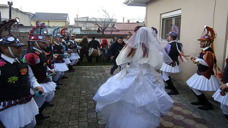 Αναβιώνει το έθιμο των Μωμόγερων