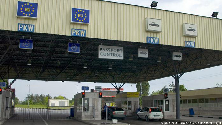 Deutsche Welle: «Να εξευρωπαϊστεί η συνοριακή προστασία»