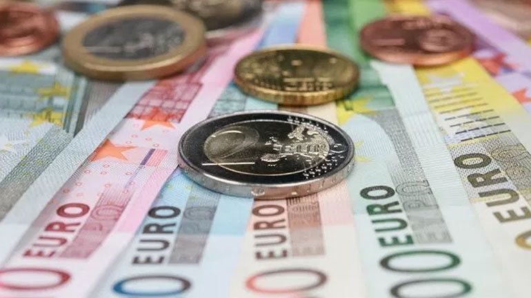 Υποχωρεί το ευρώ στην αγορά συναλλάγματος