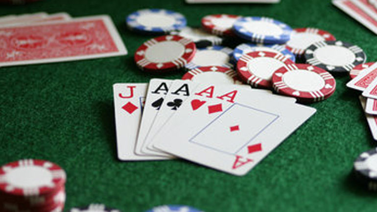 Χανιά: Σύλληψη 10 ατόμων που έπαιζαν «πόκα»