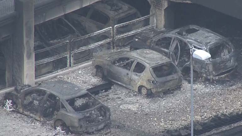 1.400 αυτοκίνητα έγιναν στάχτη σε ένα βράδυ!