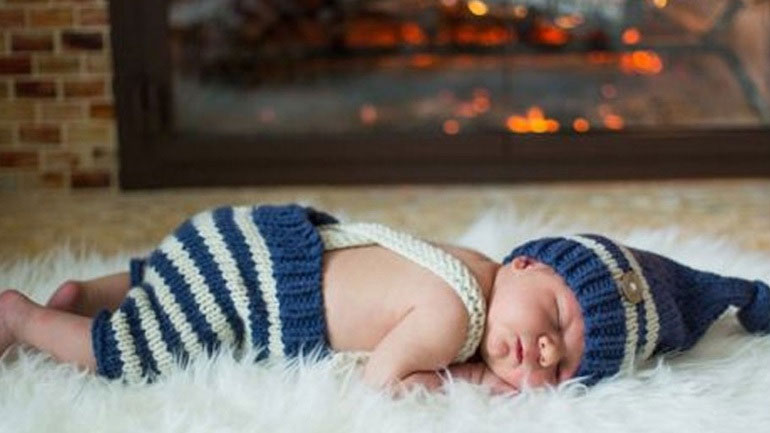 Μπορεί το μωρό μου να κάθεται κοντά στο τζάκι;