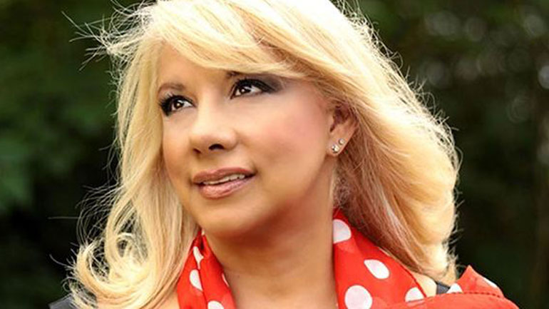 Άννα Αδριανού: «Ο πατέρας μου πέθανε στα χέρια μου!» Άννα Αδριανού: «Ο πατέρας μου πέθανε στα χέρια μου!»