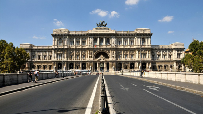 Ιταλία: «Οι οικιακές βοηθοί που φροντίζουν ηλικιωμένους δικαιούνται 11 ώρες συνεχή ανάπαυση την ημέρα»