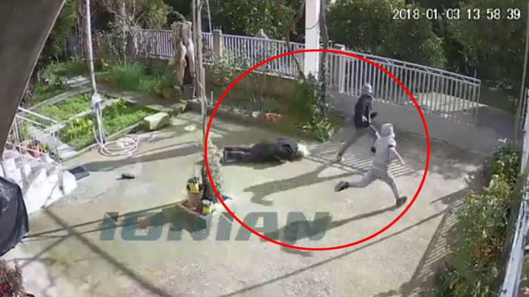 Ντοκουμέντο: Ρομά επιτίθενται και ληστεύουν ηλικιωμένη στη Σπάρτη